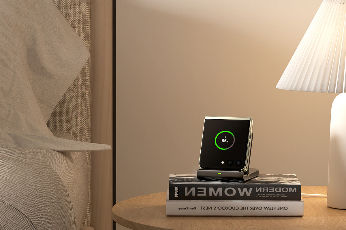 Acting as both a stand and charger, the SwanScout 501S is among the best charge stand accessories for compact phone setups.