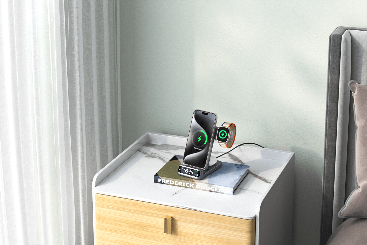Designed with precision, the swanscout 708A supports iPhone 15 chargers while stabilizing your Apple Watch for secure charging.